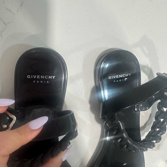 Givenchy rubber sandal with a buckle size 37 - Picture 2 of 3